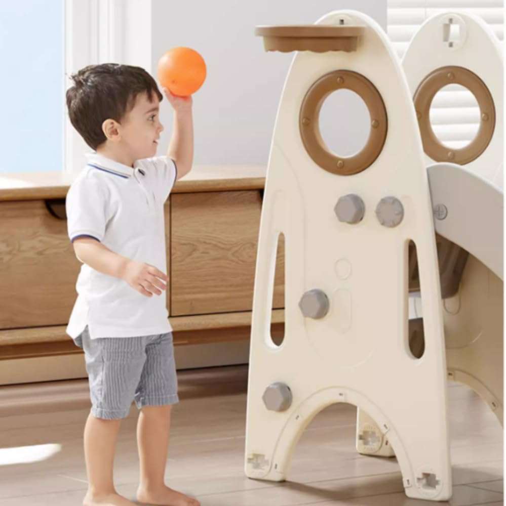 Kind playing with Glijbaan Robuust Rond cream and brown indoor slide for toddlers and preschoolers