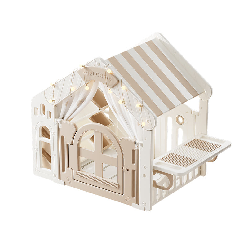 Beige kunststof speelhuisje voor kinderen met stoffen dak, geschikt voor binnen en buiten gebruik, ideale speelplek voor peuters en kleuters