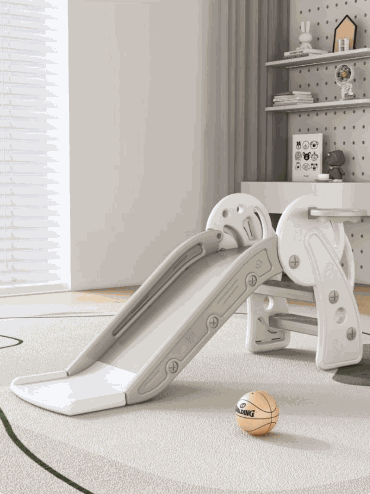 Grijzige Glijbaan Nature Inklapbaar voor peuters, geschikt voor binnen en buiten gebruik, met duurzaam kunststof materiaal en antislip treden