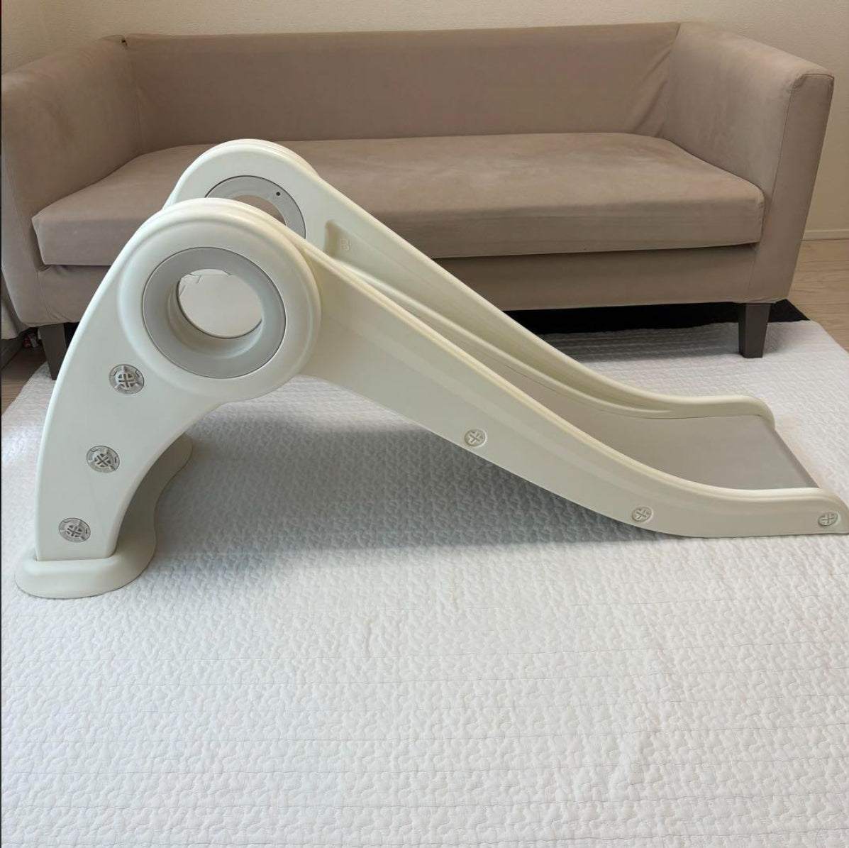 Glijbaan Peuter Inklapbaar wit/grijs kunststof kinderspeelgoed voor binnen en buiten gebruik