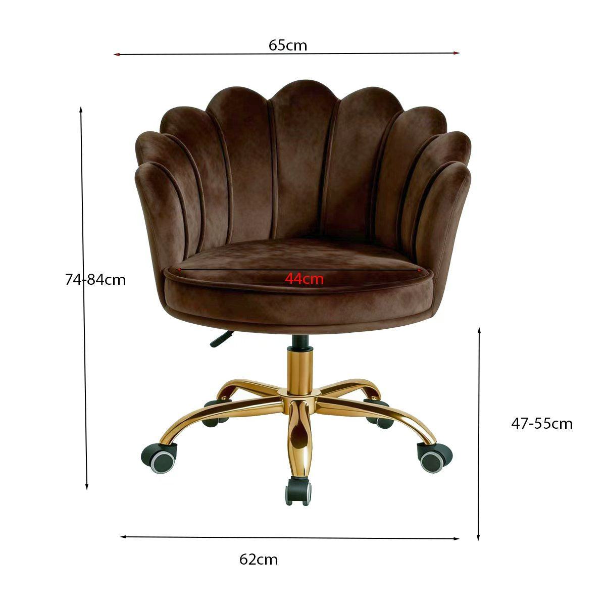 Donkerbruine velvet schelp bureaustoel met goudkleurig onderstel en wielen, verstelbaar en draaibaar