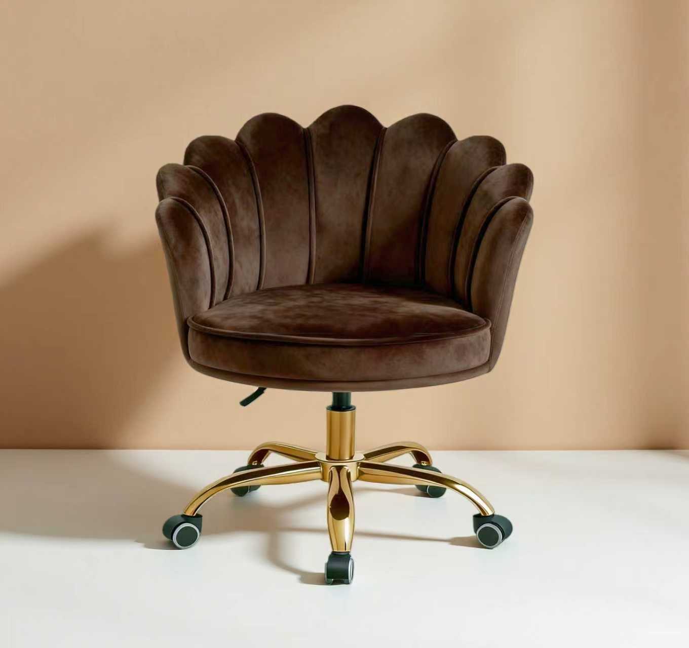 Velvet Schelp Bureaustoel Donkerbruin met Goudkleurig onderstel