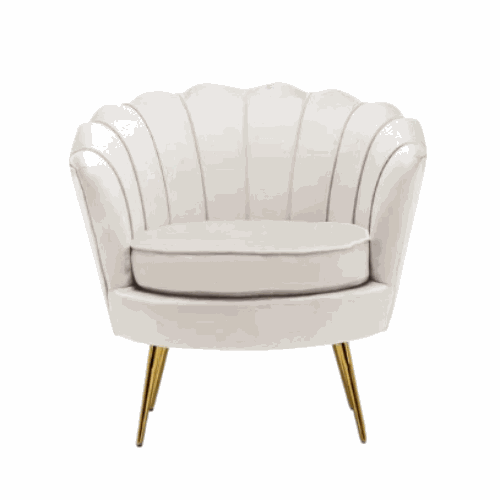 Velvet Schelp Stoel crème fauteuil met zachte velvet stof en gouden onderstel in stijlvolle woonkameromgeving