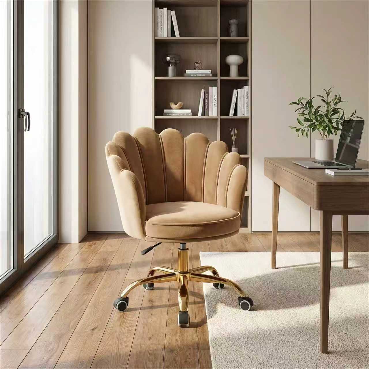 Velvet Schelp Bureaustoel Lichtbruin met Goudkleurig onderstel