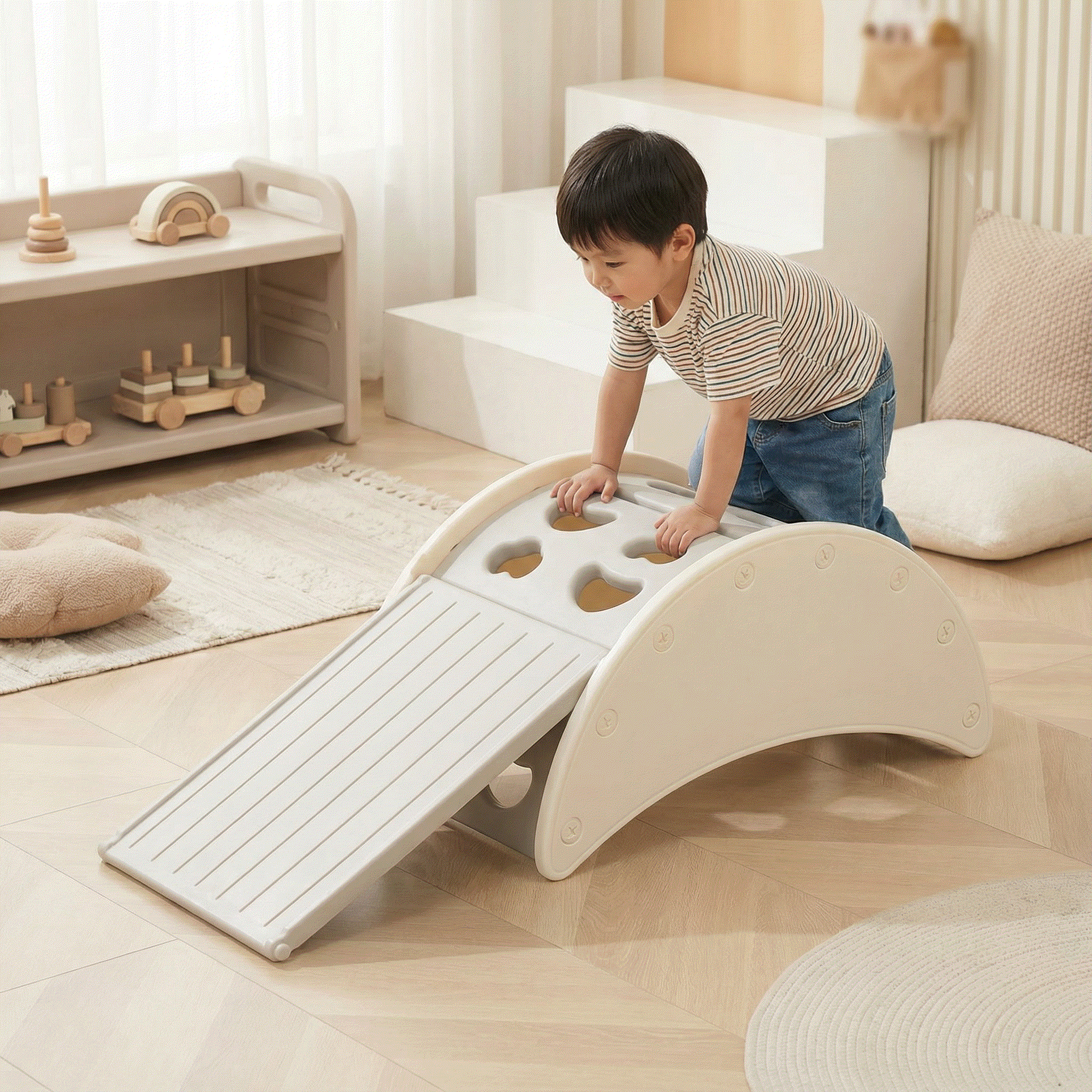 Montessori 4 in 1 speeltoestel offwhite met glijplank en klimgedeelte voor kinderen