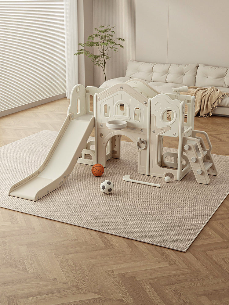 Beige kinderspeeltoestel met glijbaan, klimrek en speelhuis – geschikt voor binnen en buiten
